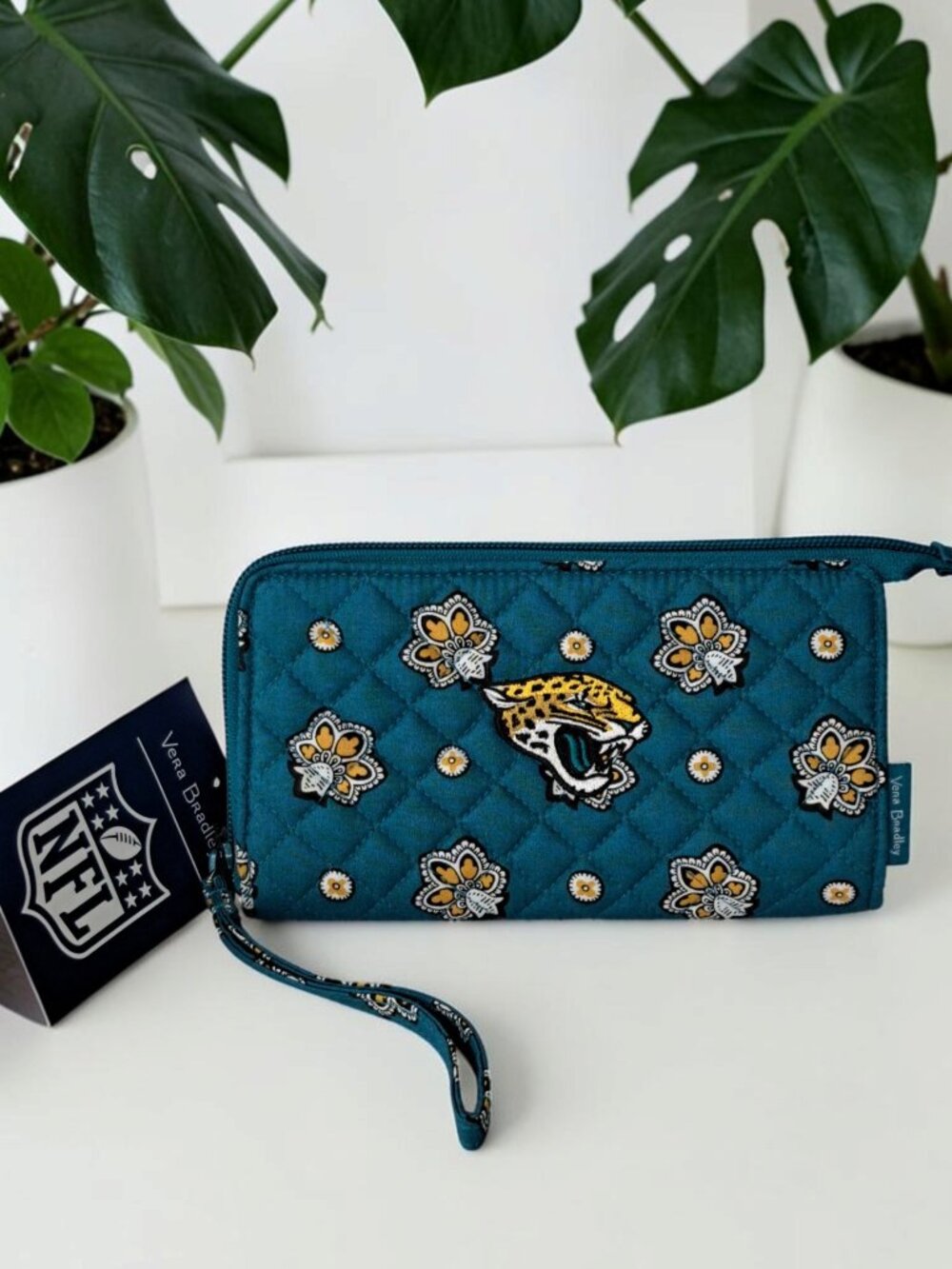 Vera Bradley NFL Jacksonville Jaguars RFID Front Zip Wristlet Wallet Clutch